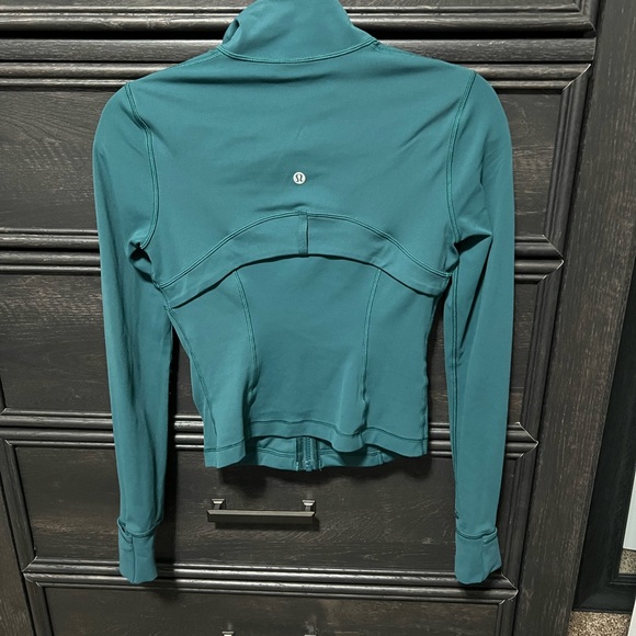 Lululemon cropped define jacket - Picture 2 of 2